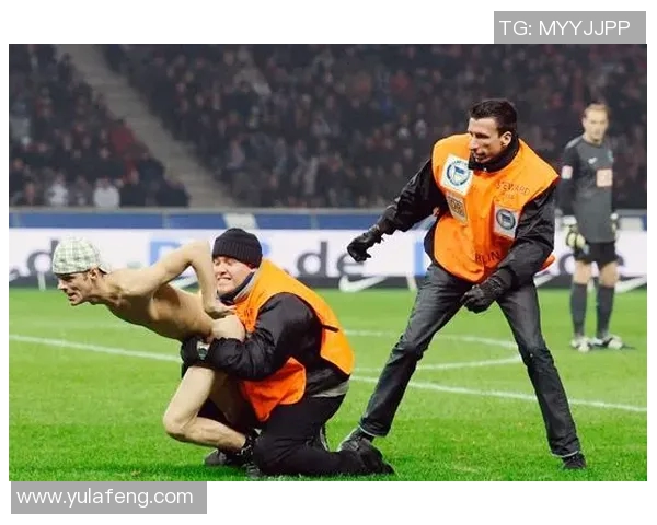 裸奔球迷的疯狂瞬间与体育精神的另类诠释