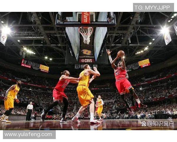 火箭队与S峰的激烈对决NBA赛场上的精彩瞬间与战术较量 火箭队与S峰的激烈对决NBA赛场上的精彩瞬间与战术较量