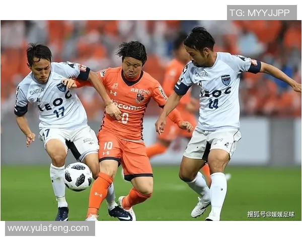 山形山神与冈山绿雉的激烈对决展现日本足球的魅力与激情