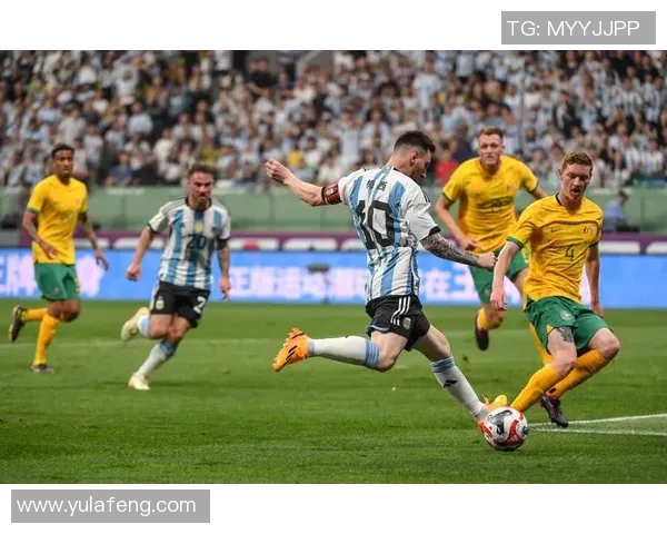 马丁内斯：从足球场上的传奇到生活中的智慧导师